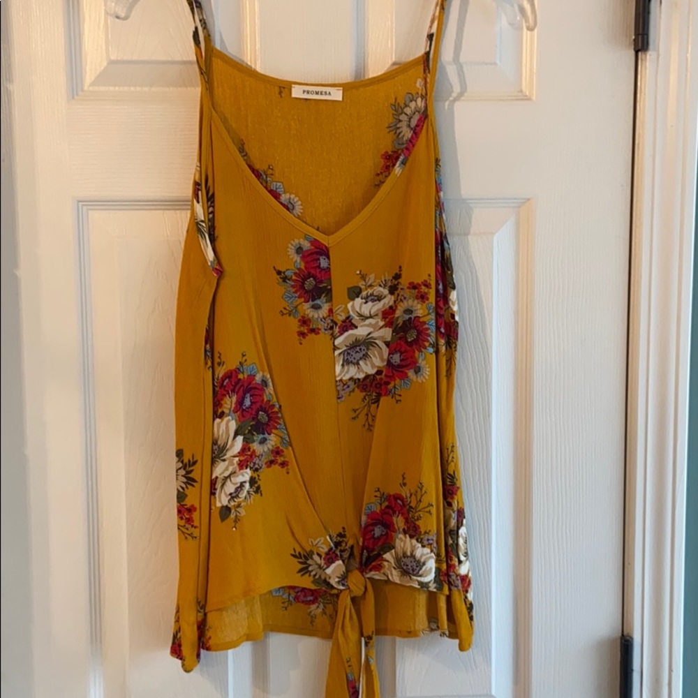 Promesa Floral Top NWOT